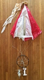 PARACHUTE: Unknown Manufacturer. Bi-Color, with Flight Train from RS-92 Sounding. Found in Southern Brazil.